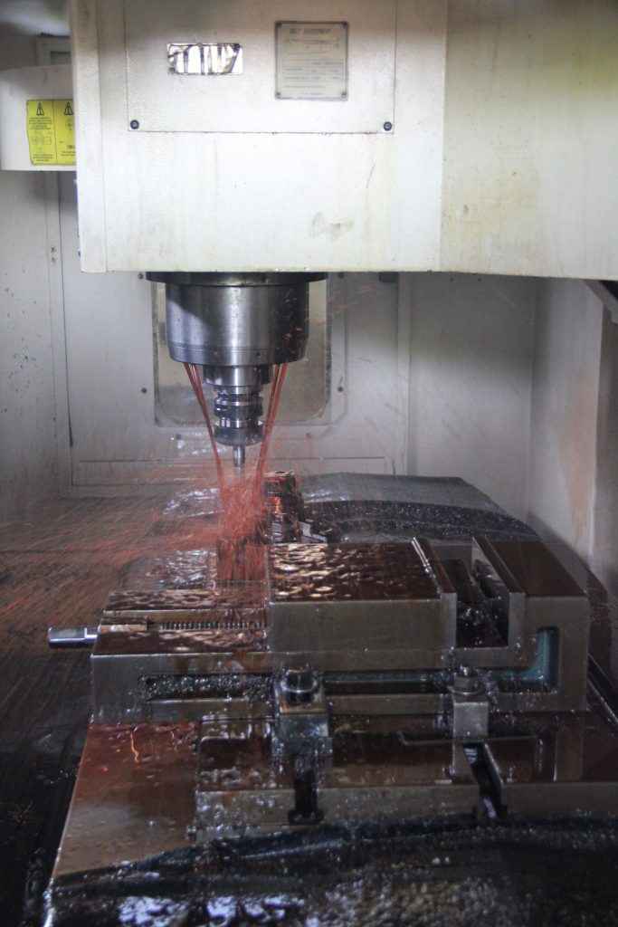 نمونه دستگاه تراش CNC